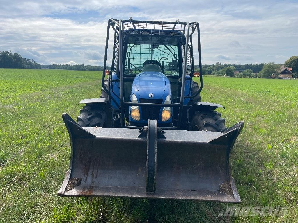New Holland T5050 Miško traktoriai