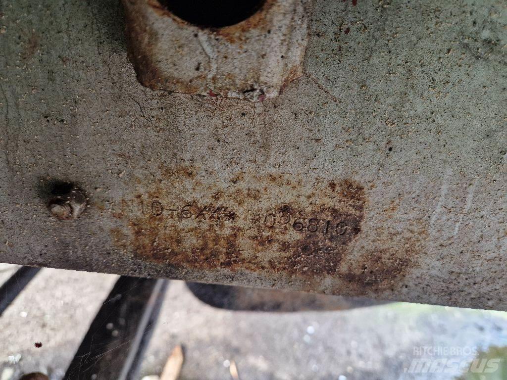 Volvo N1033 6X4 Važiuoklė su kabina