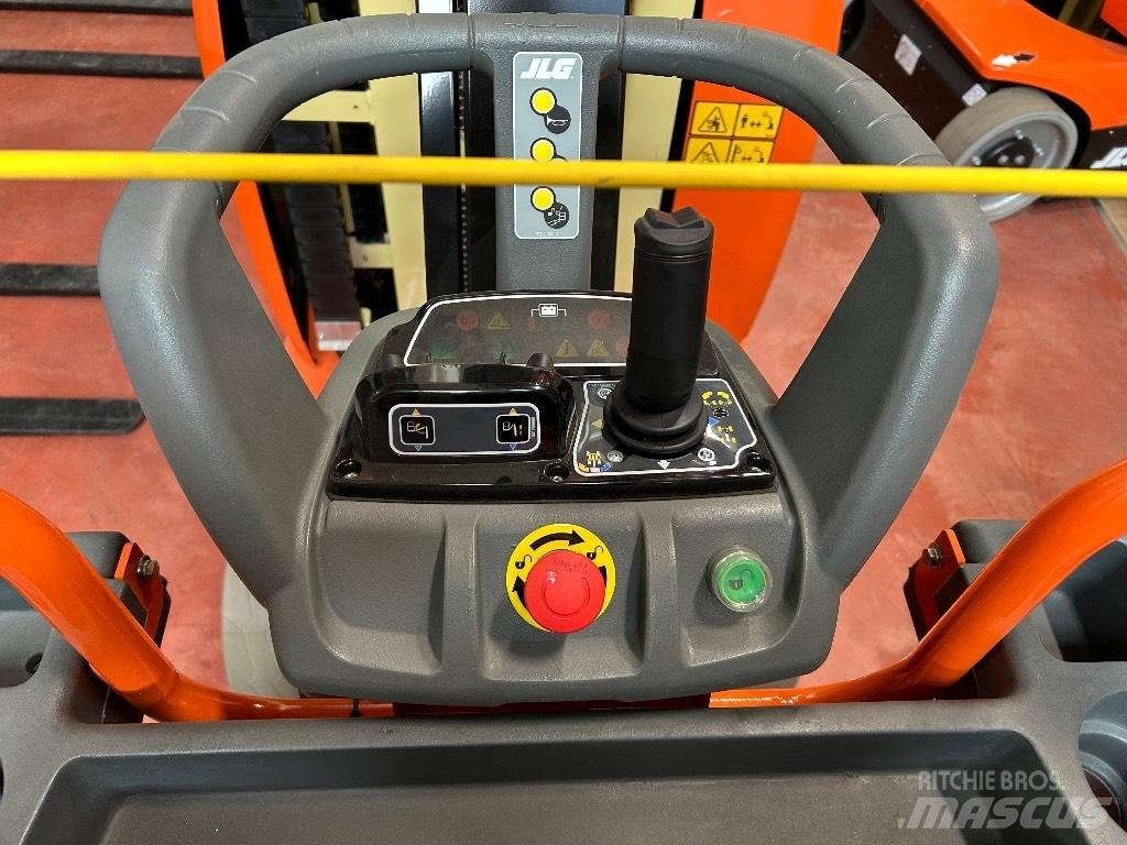 JLG Toucan 10 E-L Vertikalūs stiebiniai keltuvai