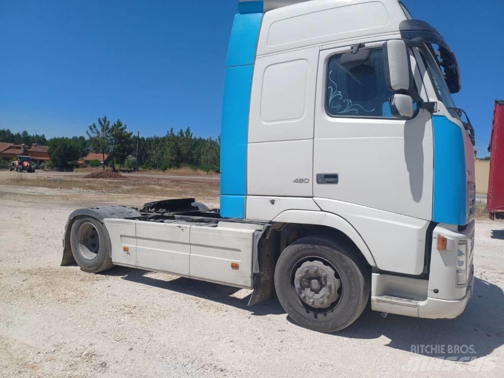 Volvo 480 Naudoti vilkikai