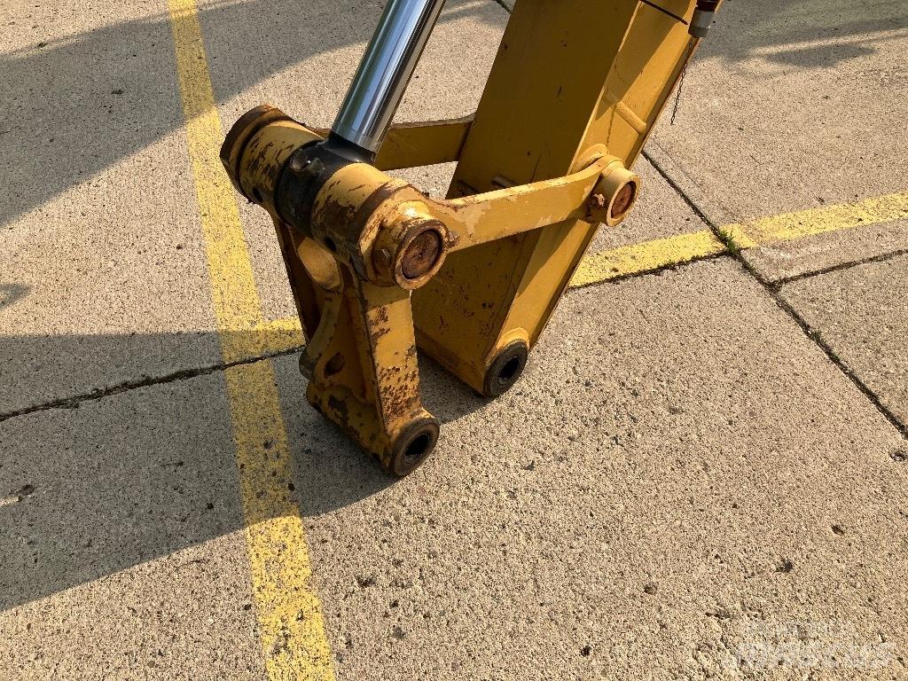 CAT 318 FL Vikšriniai ekskavatoriai