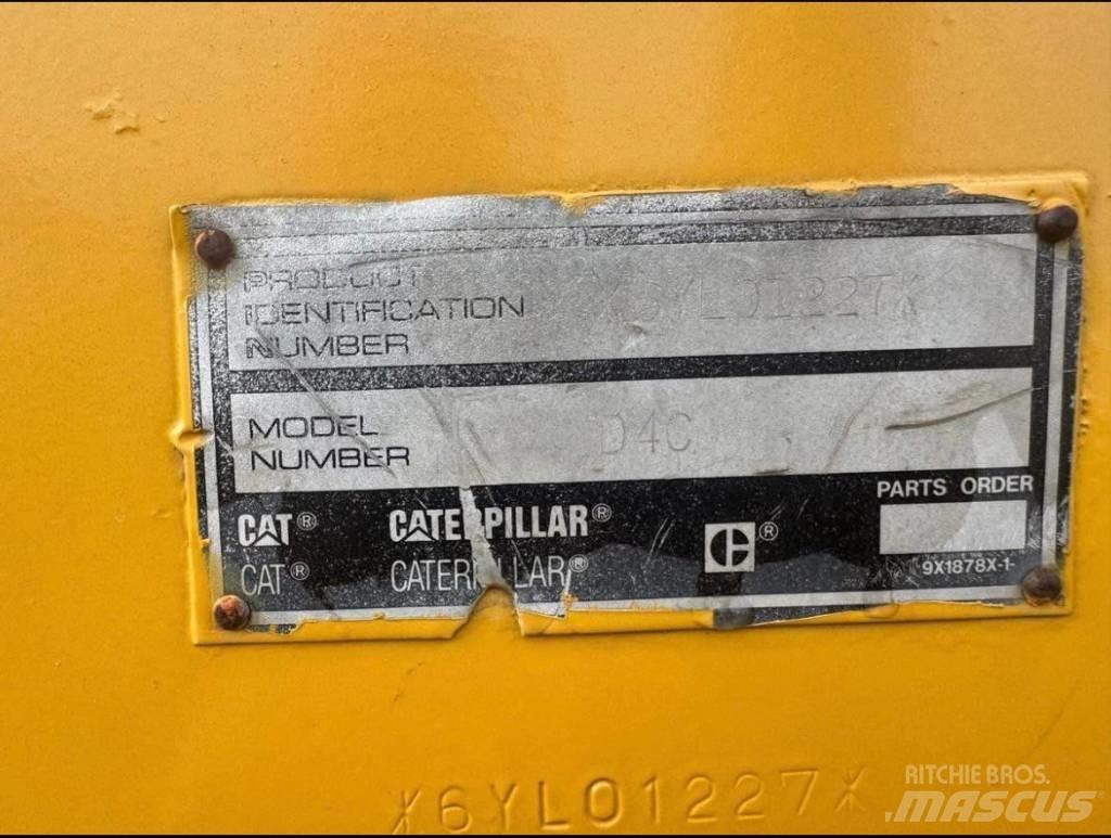 CAT D4C3 Vikšriniai buldozeriai