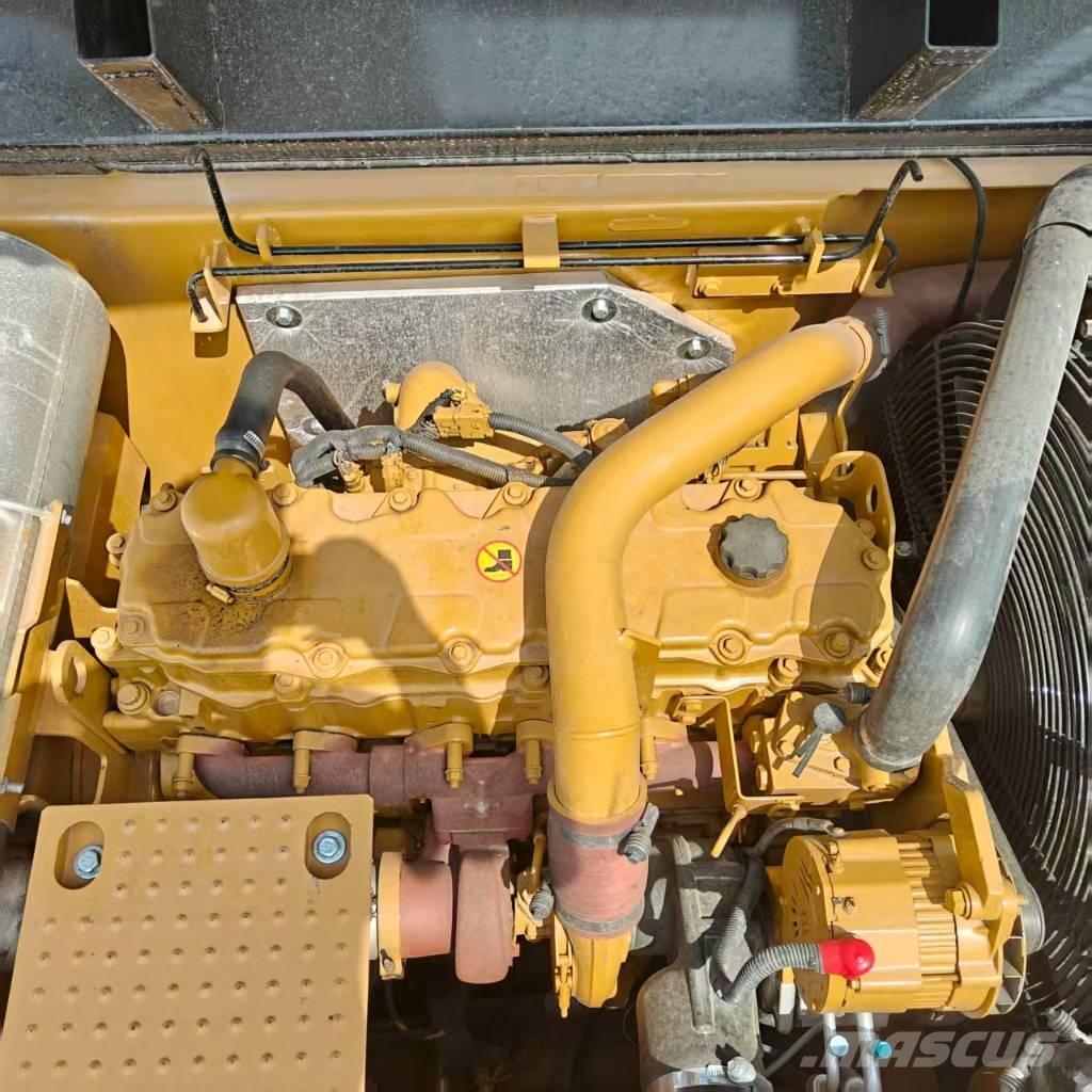 CAT 329 D Vikšriniai ekskavatoriai
