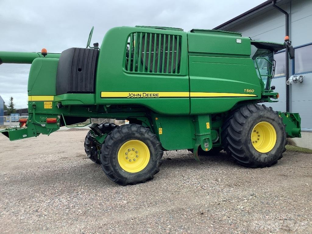 John Deere T560 Derliaus nuėmimo kombainai