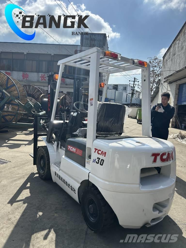 TCM FD30T3C Dyzeliniai krautuvai