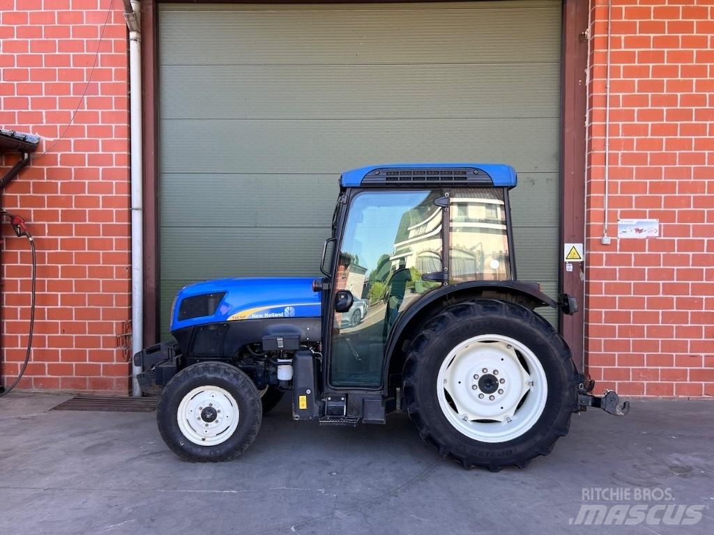New Holland T4030F Traktoriai
