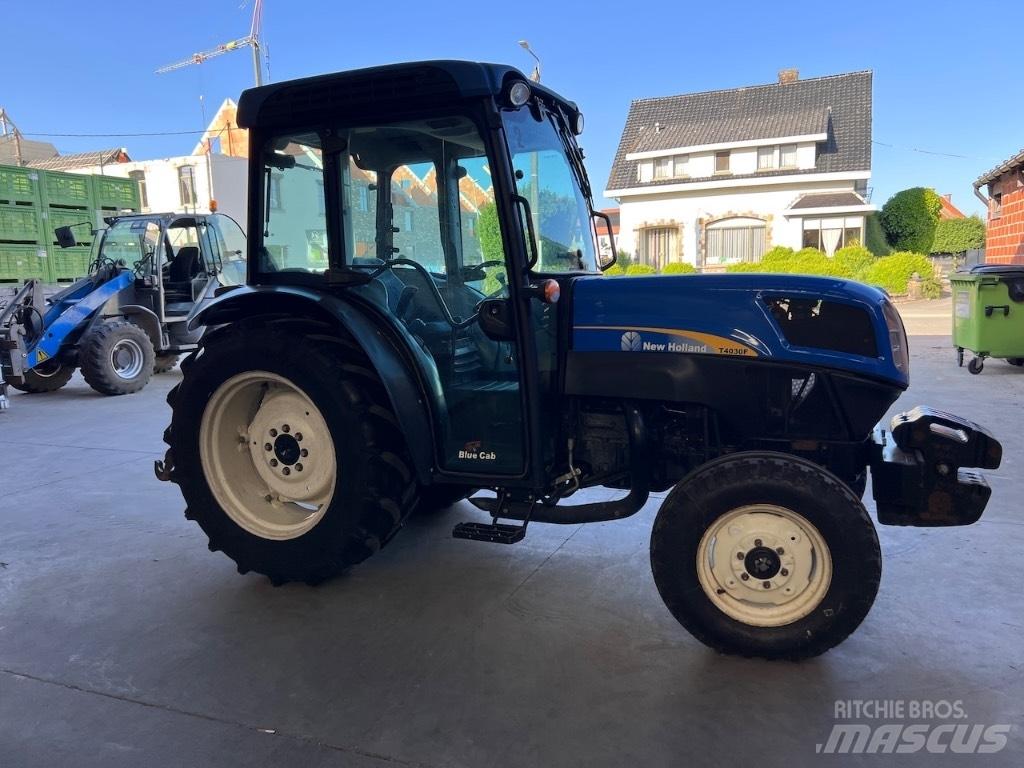 New Holland T4030F Traktoriai