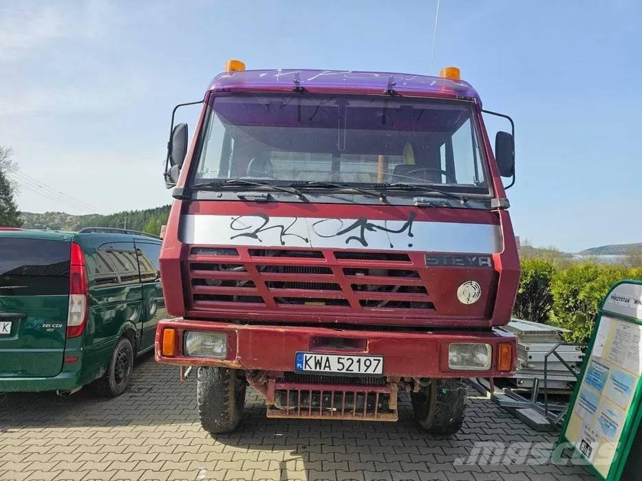 Steyr 33S Savivarčių priekabų vilkikai