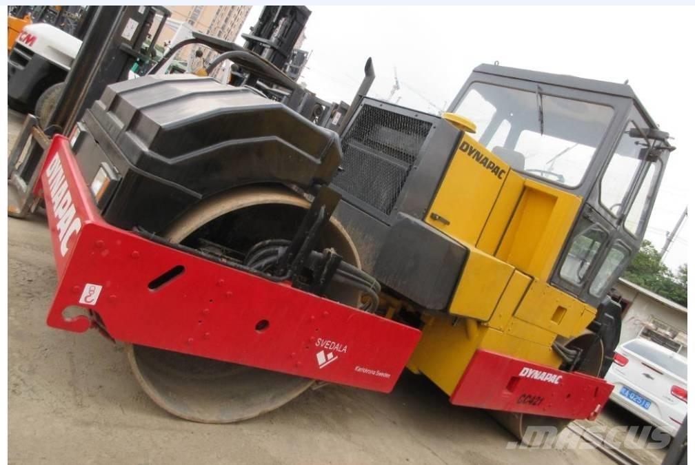 Dynapac CC 421 Porinių būgnų volai