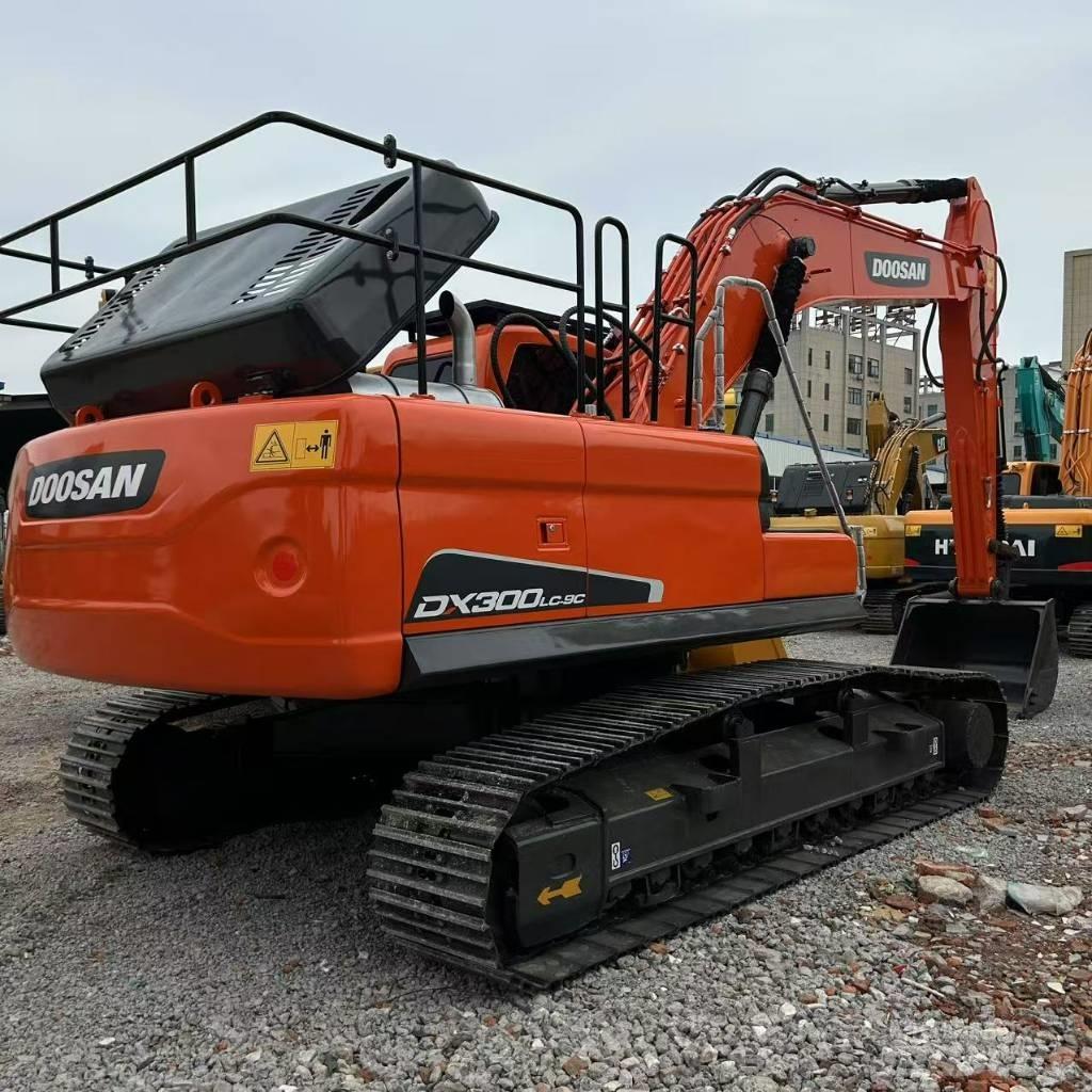 Doosan 300LC-9C Vikšriniai ekskavatoriai