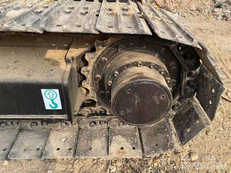 Hitachi EX75 Vikšriniai ekskavatoriai