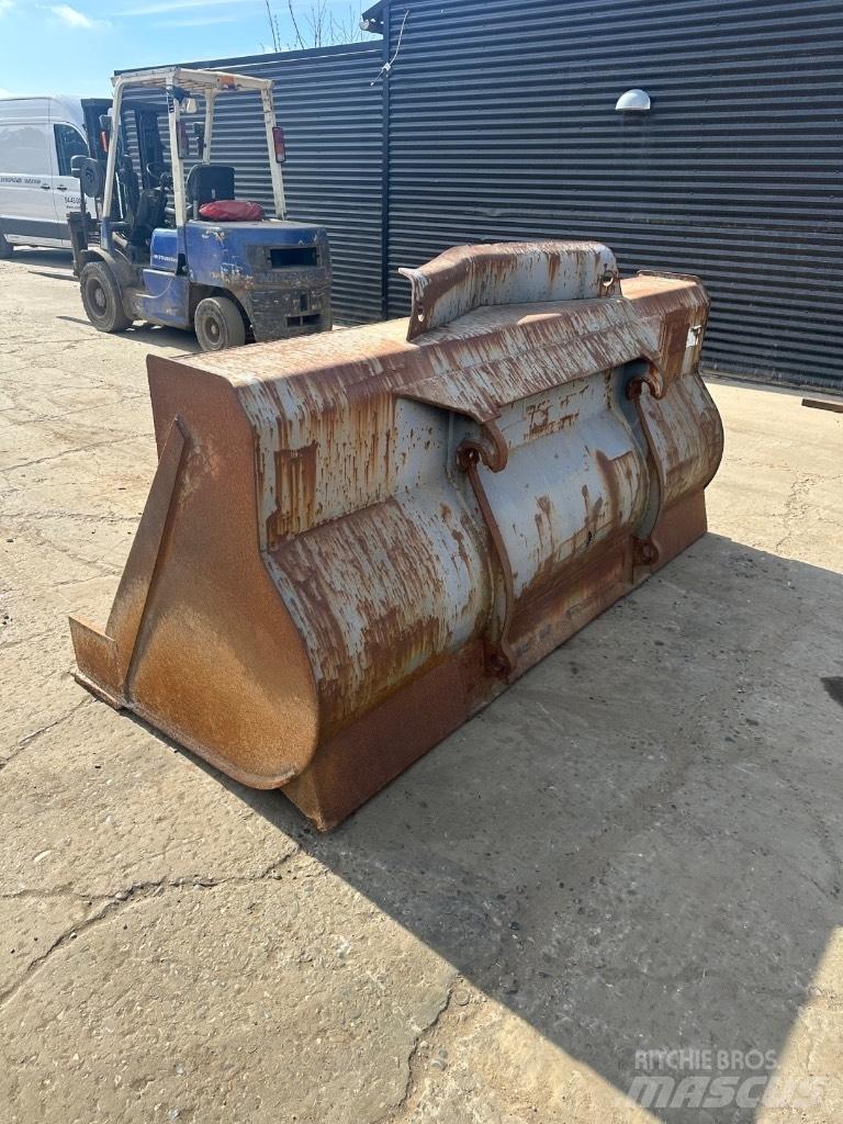 Volvo 2500mm Kaušai