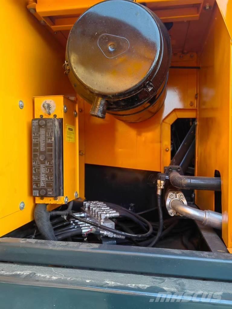 Hyundai 305LC-9S Vikšriniai ekskavatoriai