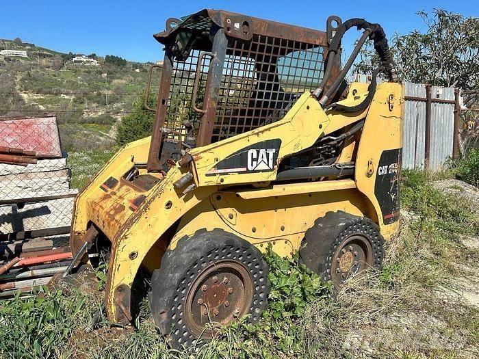 CAT 248 Mini krautuvai
