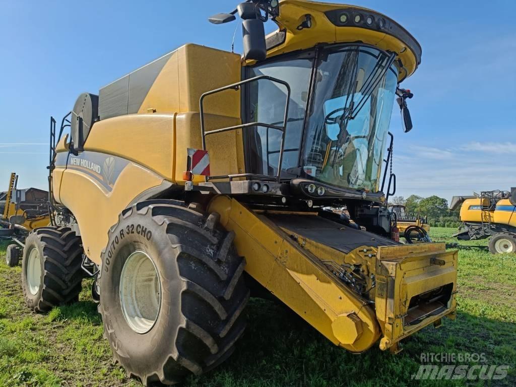 New Holland CX 8.90 Derliaus nuėmimo kombainai