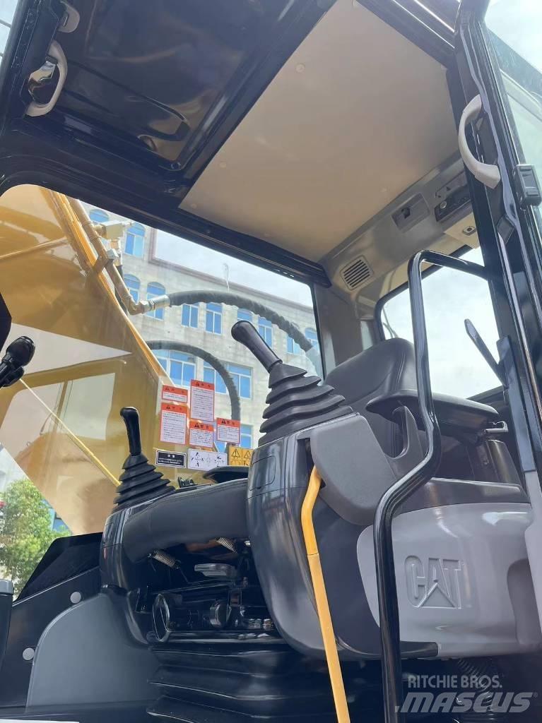 CAT 320D2 Vikšriniai ekskavatoriai