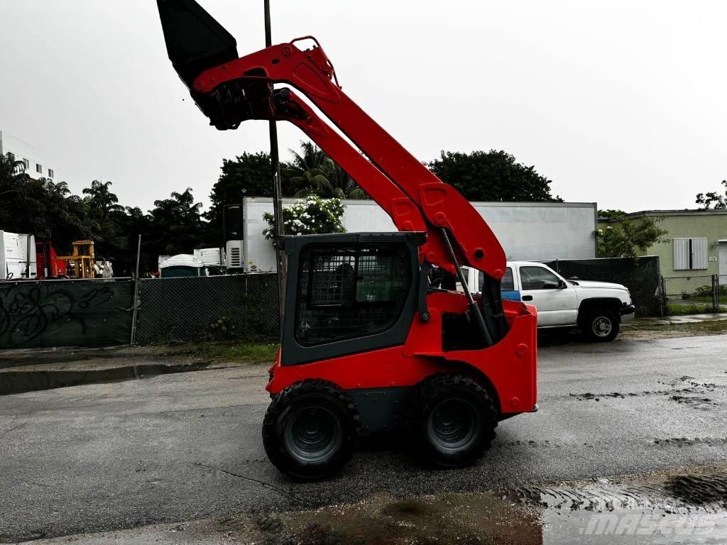 Kubota SSV 75 Krautuvai su šoniniu pasukimu