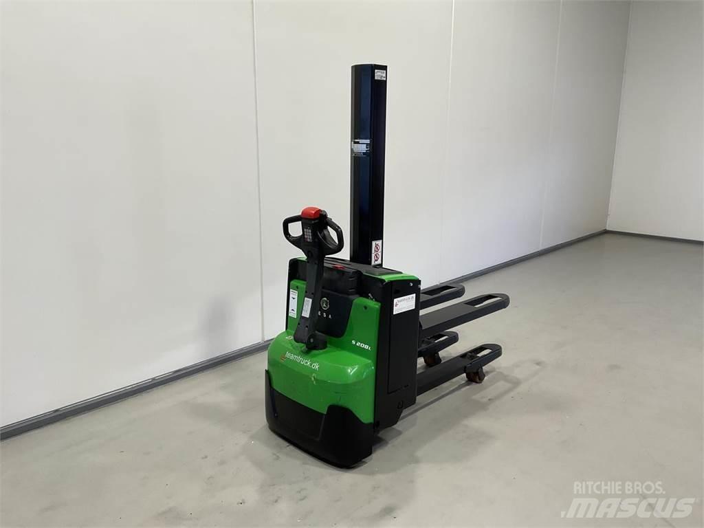 Cesab S208L Savaeigiai rietuvai