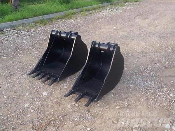 CAT 428 Ratiniai ekskavatoriai