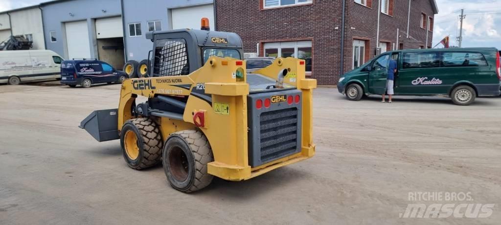 Gehl R 260 Krautuvai su šoniniu pasukimu