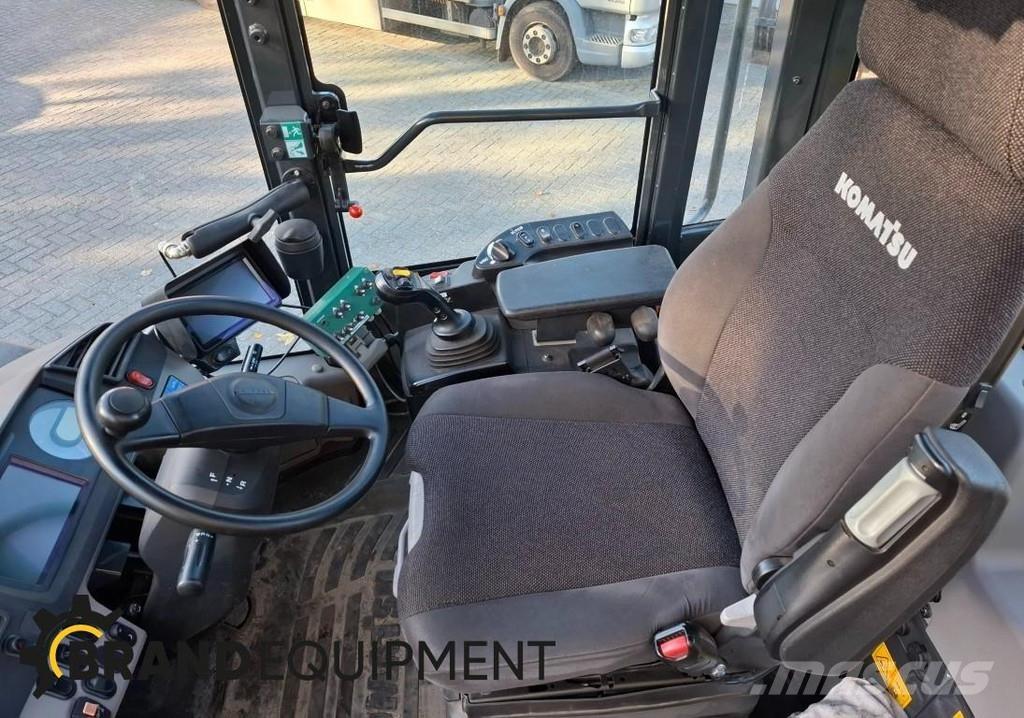 Komatsu WA270-7 Naudoti ratiniai krautuvai