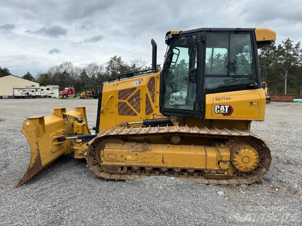 CAT D3 Vikšriniai buldozeriai