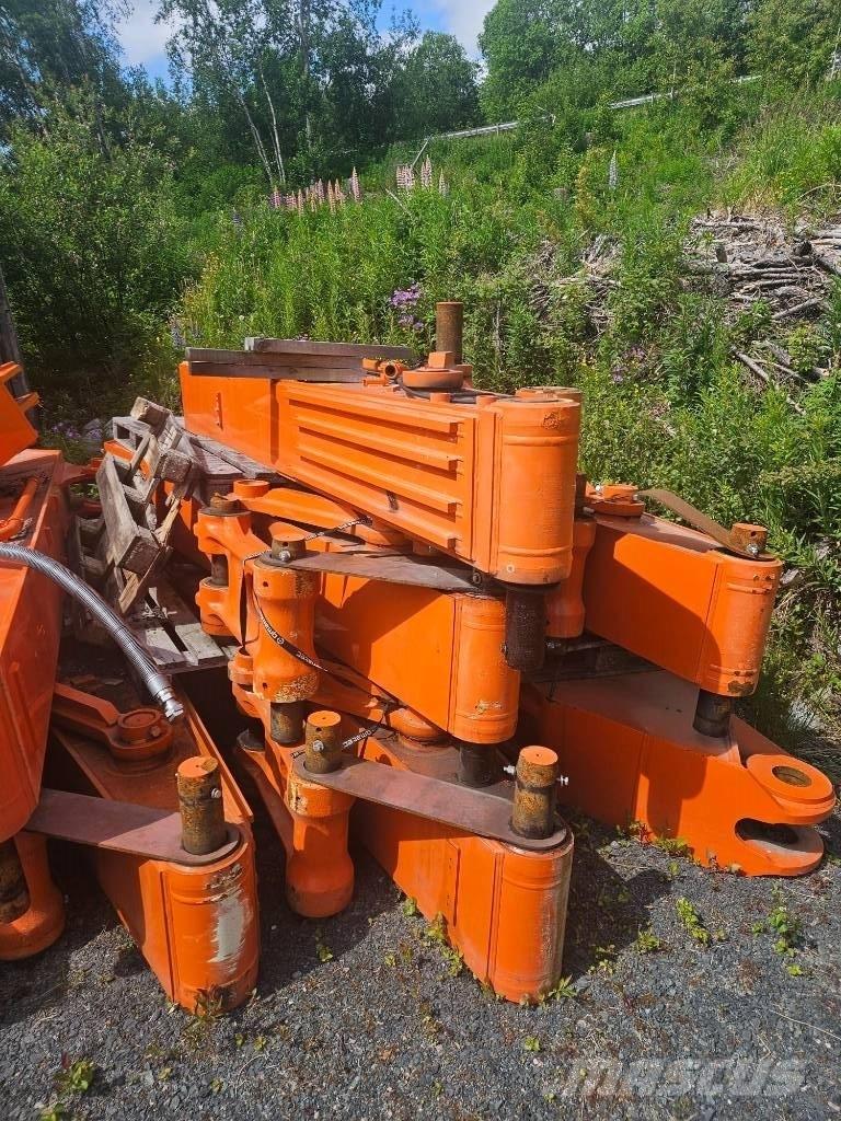 Hitachi ZX 350 LC-7 Sijos ir savivarčiai
