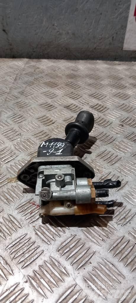 MAN TGM    81523156156 Kabinos ir salonai