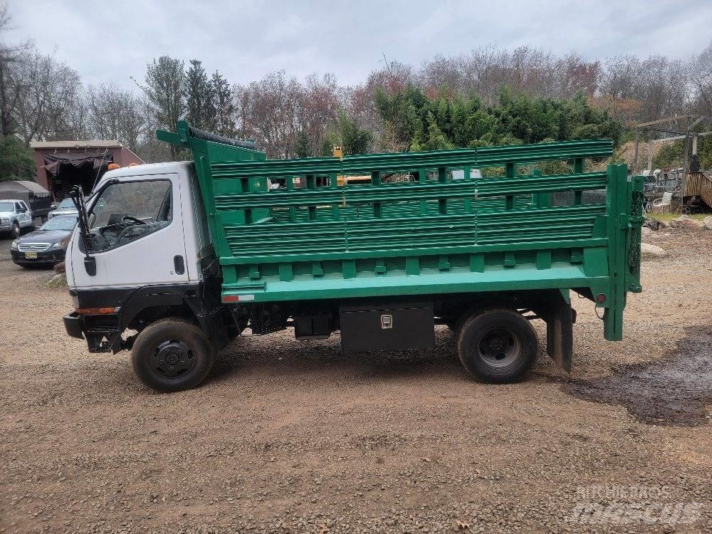 Mitsubishi FUSO Savivarčių priekabų vilkikai