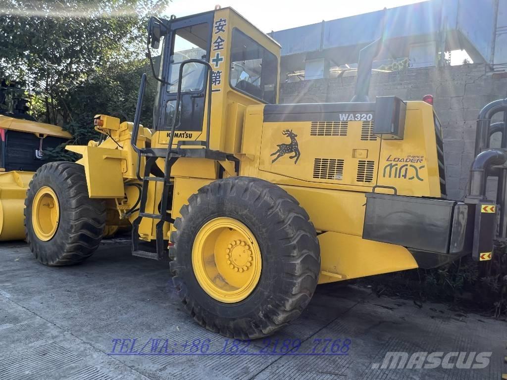 Komatsu WA320 Naudoti ratiniai krautuvai