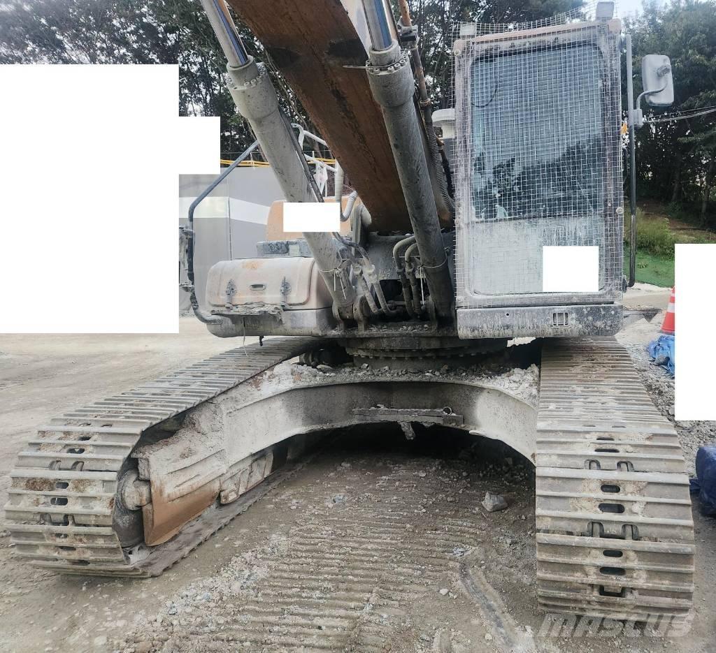 Hyundai HX300 Vikšriniai ekskavatoriai