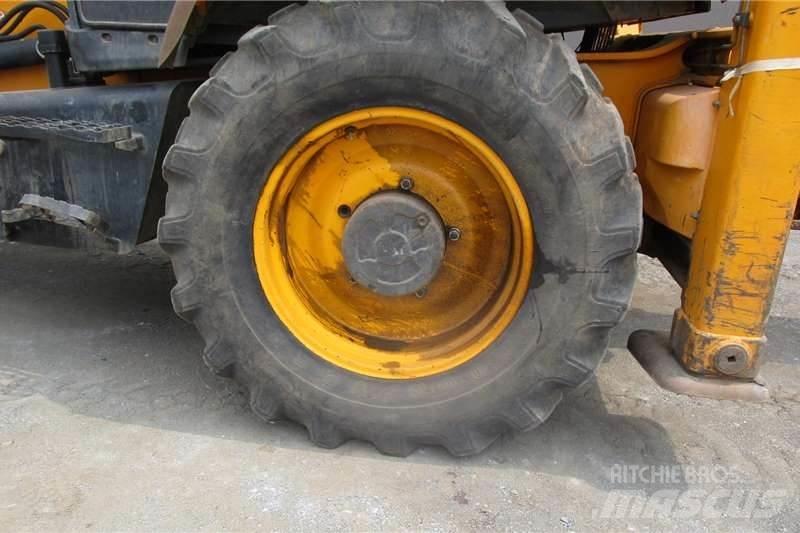 JCB 3DX4 Ekskavatoriniai krautuvai