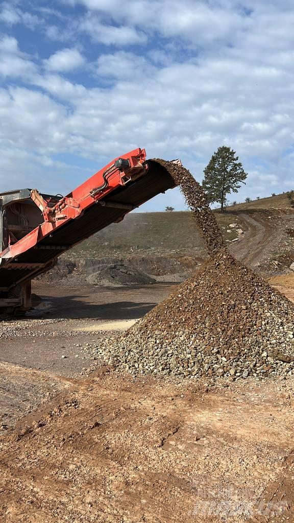 Sandvik QI240 Mobilūs smulkintuvai