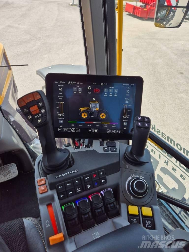 JCB Fastrac 4220 Traktoriai