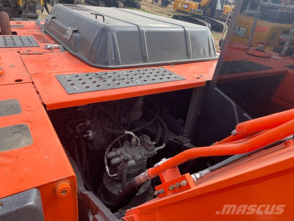 Hitachi ZX 240 Vikšriniai ekskavatoriai