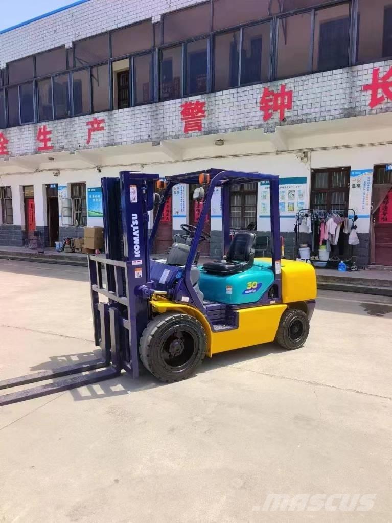Komatsu FD 30 Dyzeliniai krautuvai