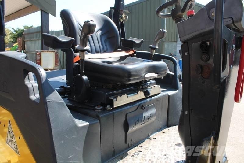 Bomag BW 135 AD-5 Porinių būgnų volai