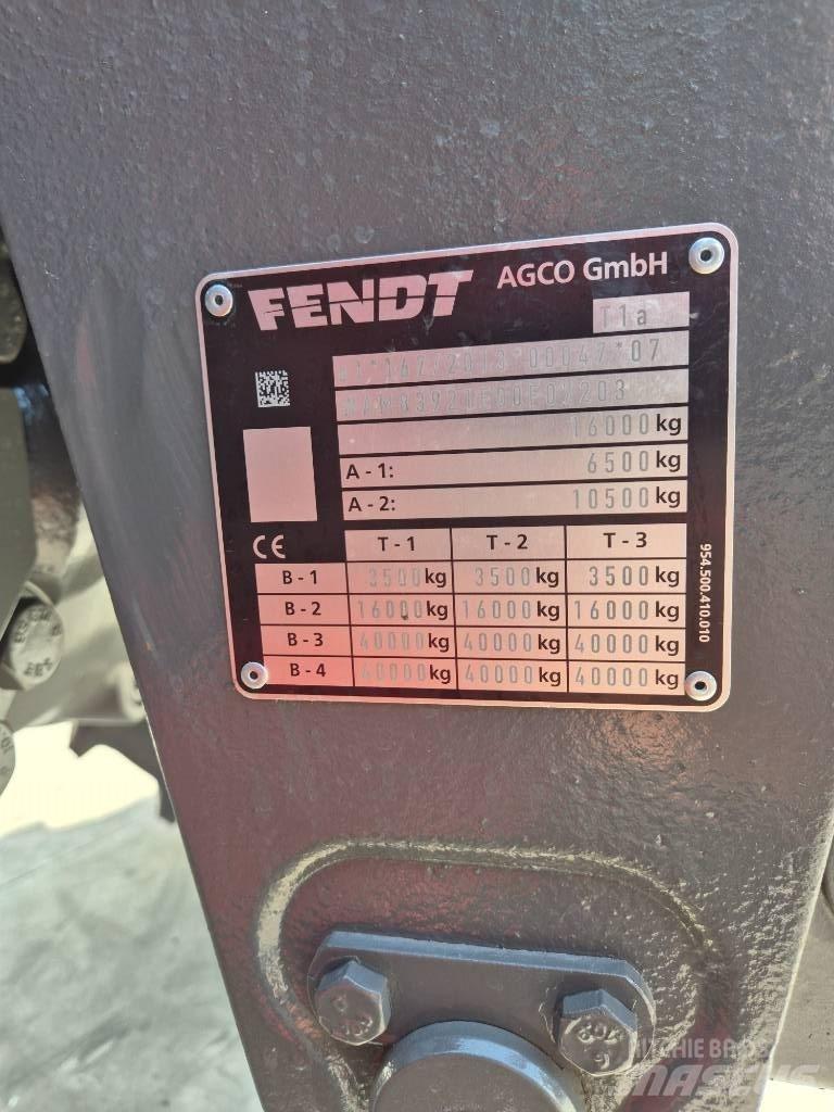 Fendt 822 Vario Traktoriai