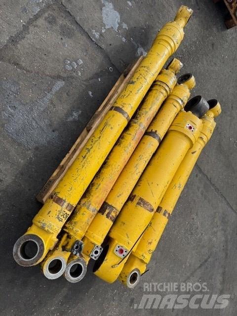 Komatsu PW 180 Hidraulikos įrenginiai