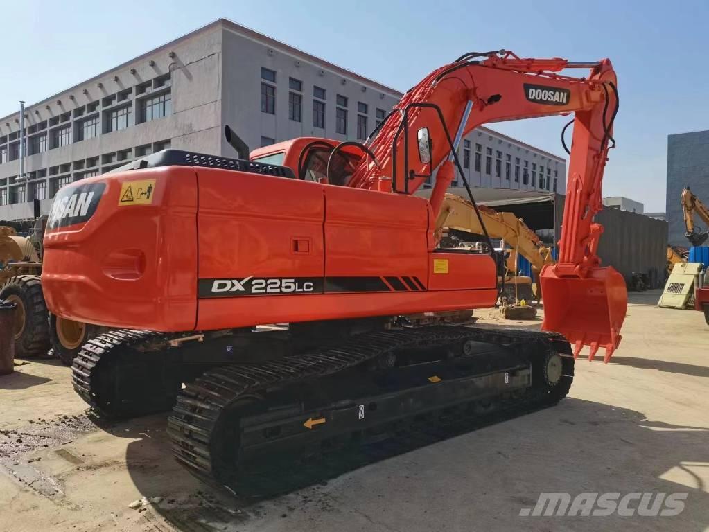 Doosan DX 225 Vikšriniai ekskavatoriai