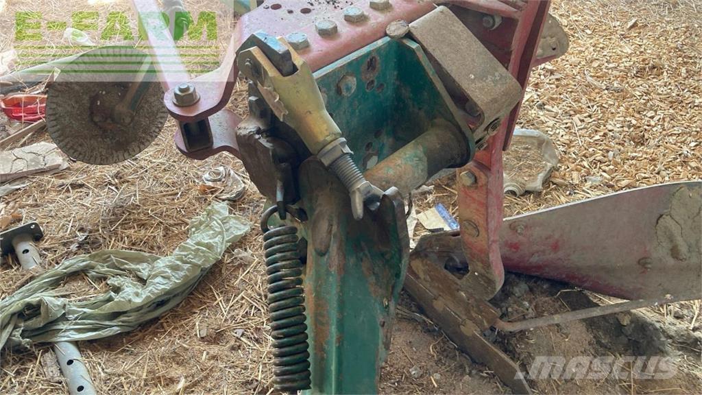 Kverneland LB 100 Standartiniai plūgai