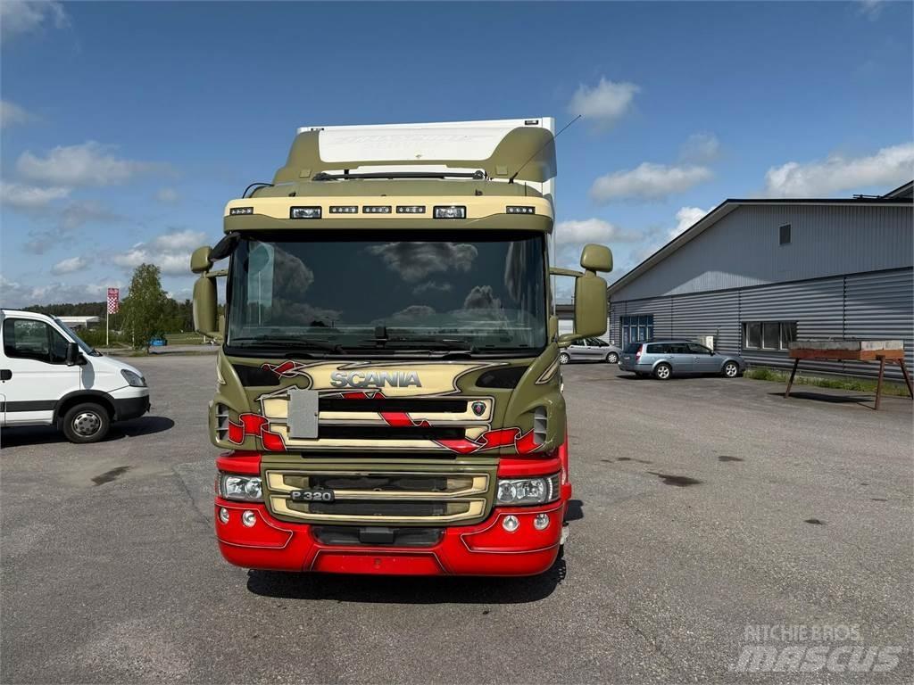 Scania P320 4x2 Sunkvežimiai su dengtu kėbulu