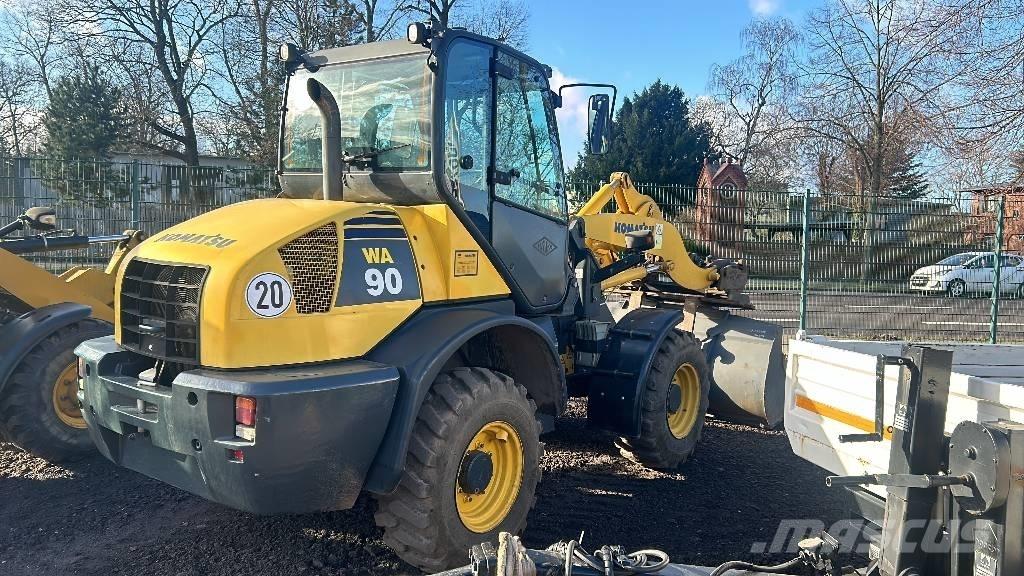 Komatsu WA 90 Naudoti ratiniai krautuvai