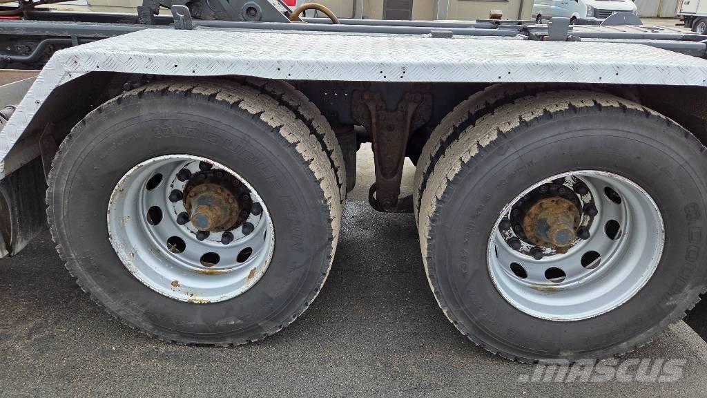 Scania R520 6X4 Sunkvežimiai su keliamuoju kabliu