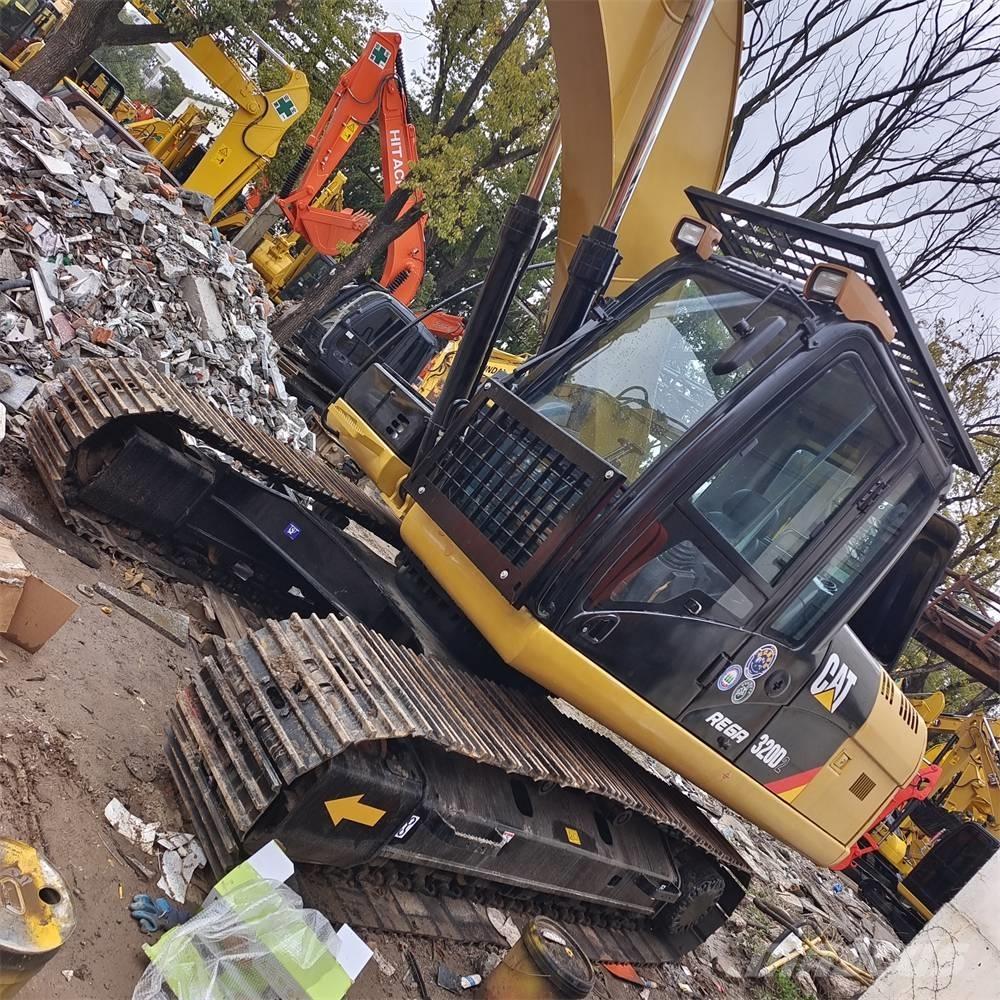 CAT 320 D L Vikšriniai ekskavatoriai
