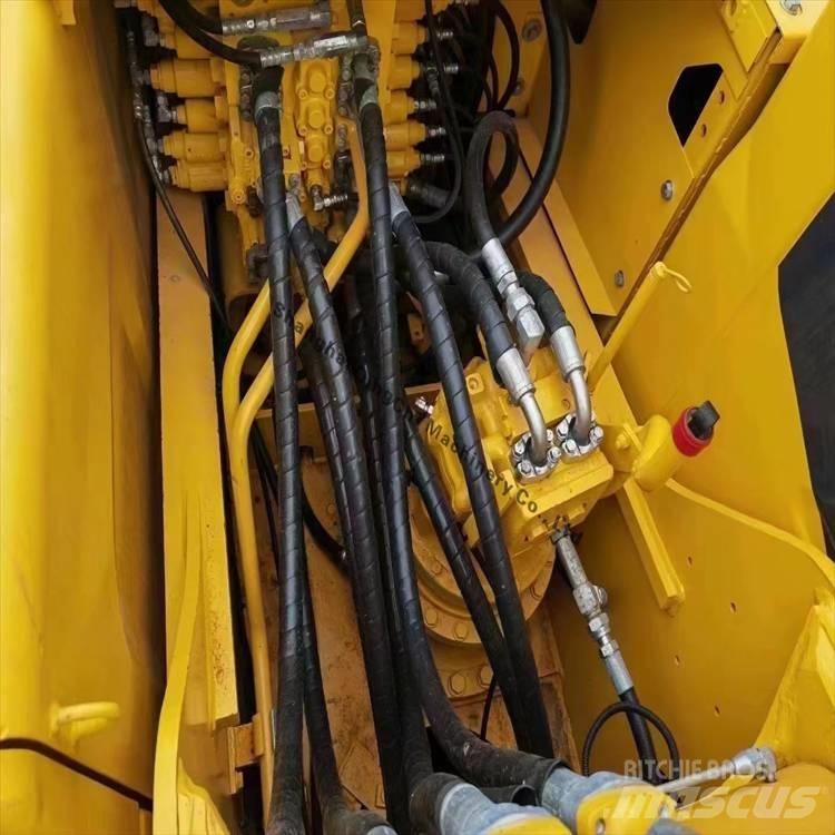 Komatsu 200-8 Vikšriniai ekskavatoriai
