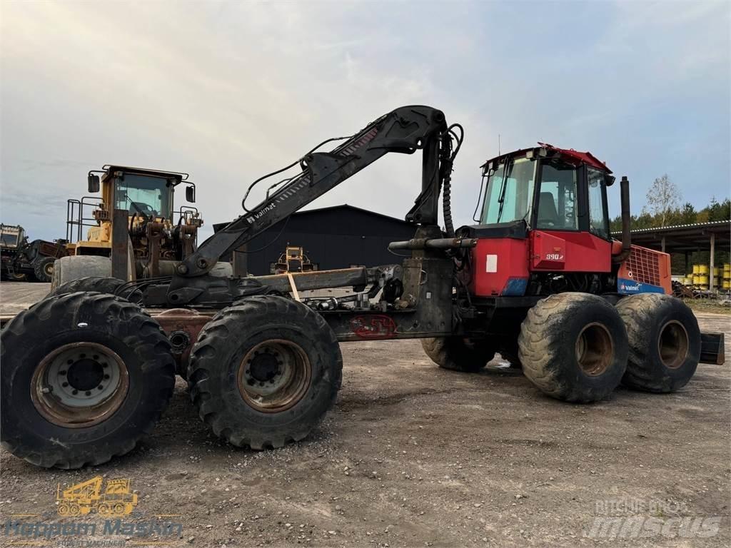 Valmet 890.2 Naudoti miškovežiai (Forvarderiai)