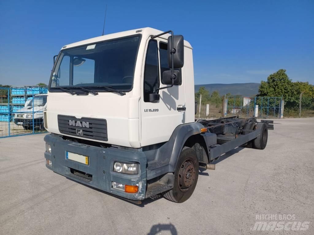 MAN 15.225 Važiuoklė su kabina