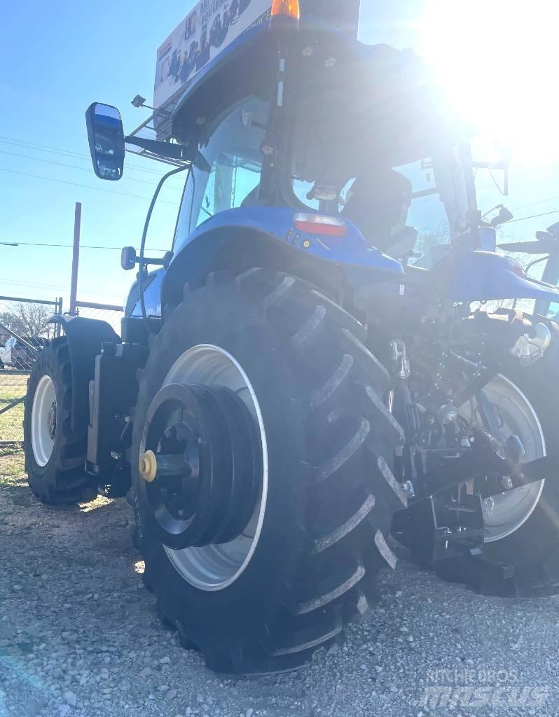 New Holland T 7.210 Traktoriai