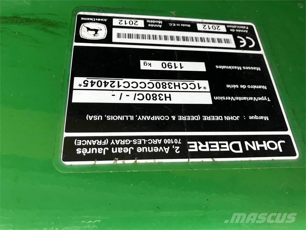 John Deere 6215R Traktoriai